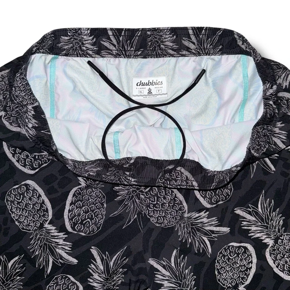 CHUBBIES Swim Shorts Men XL Black Reflective Pineapple Lined 7'' Trunks Drawcord